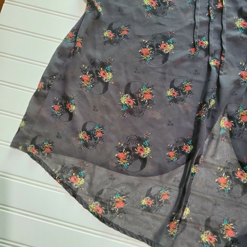 Torrid Black Floral Sheer Button Back Blouse - Picture 5 of 8